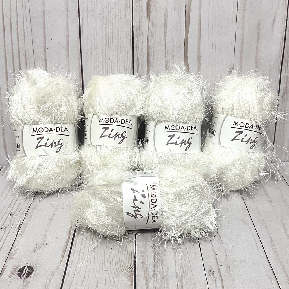 Moda Dea Zing Yarn Metallic Eyelash PEARL 1.76 oz Skein 87 yd. Lot of 5 Skeins